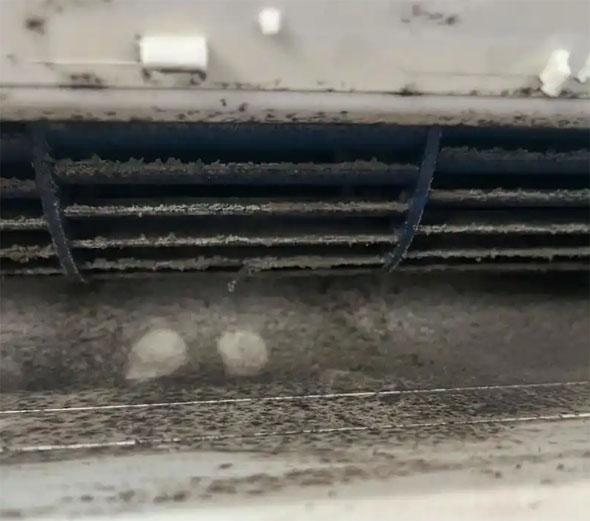 河北空调吹的风有股烧焦味是怎么回事